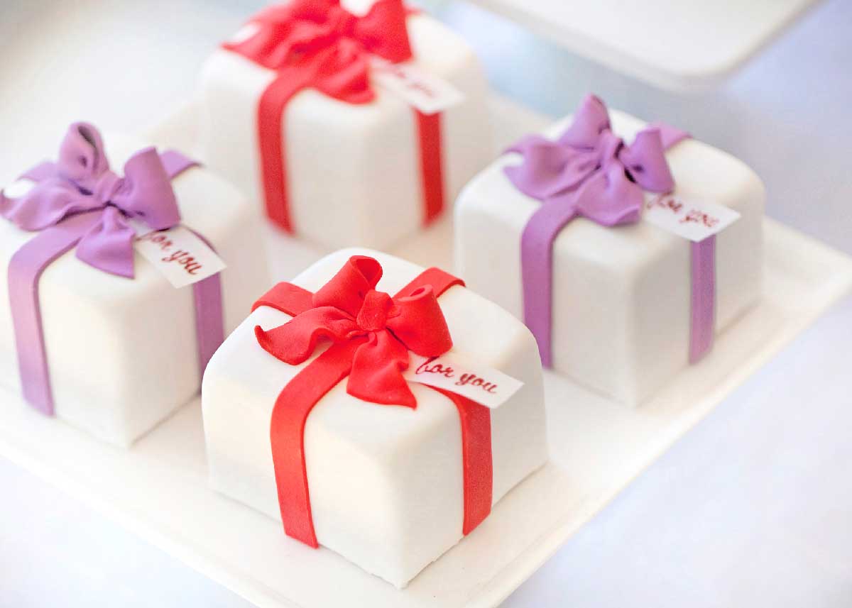 presentcake-1.jpg