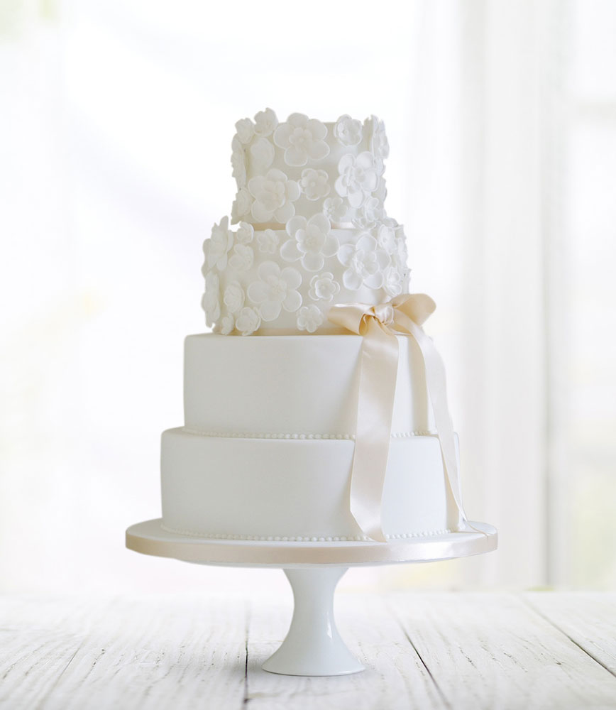 weddingcakes_romantic_ribbon_big_01.jpg